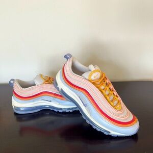 Nike Air Max 97 Football Grey Light
Thistle White Women's Shoe 9.5